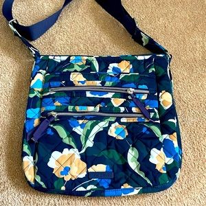 Vera Bradley Immersed Blooms Performance Material Triple Zip Hipster New!